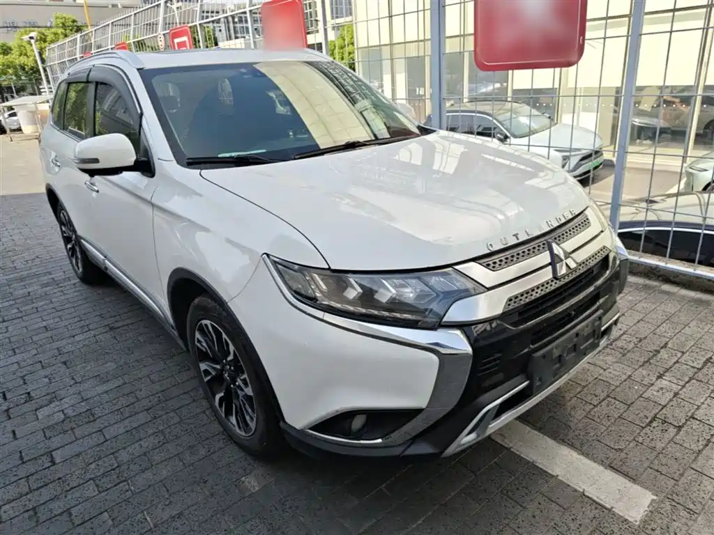 Mitsubishi Outlander 2019 — фото 4
