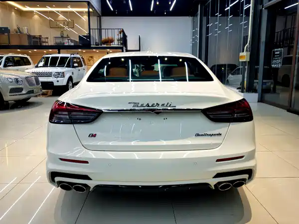 Maserati Quattroporte 2015