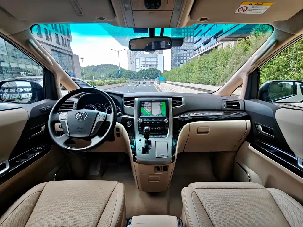 Toyota Alphard 2012 — фото 11