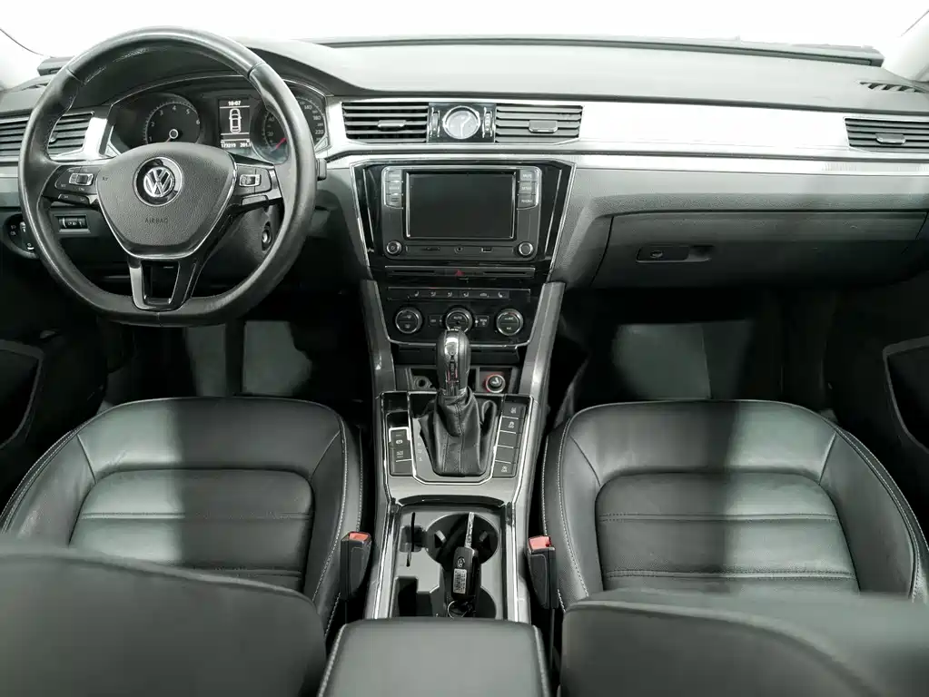 Volkswagen Passat 2017 — фото 4
