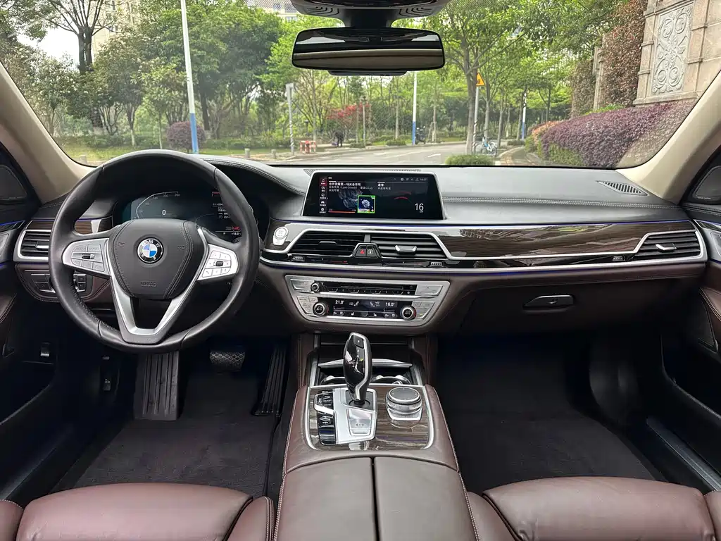 BMW 7 Series 2019 — фото 6