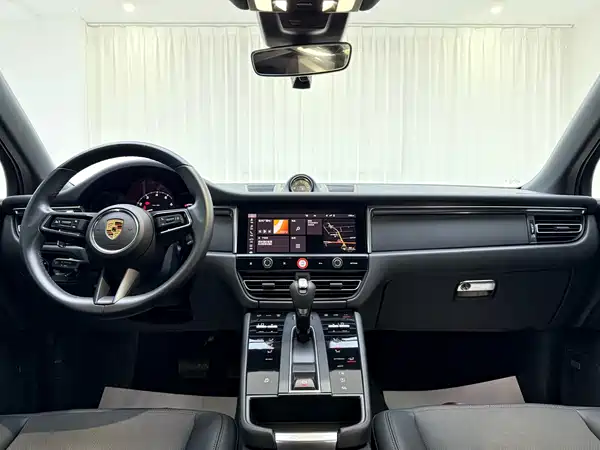 Porsche Macan 2022