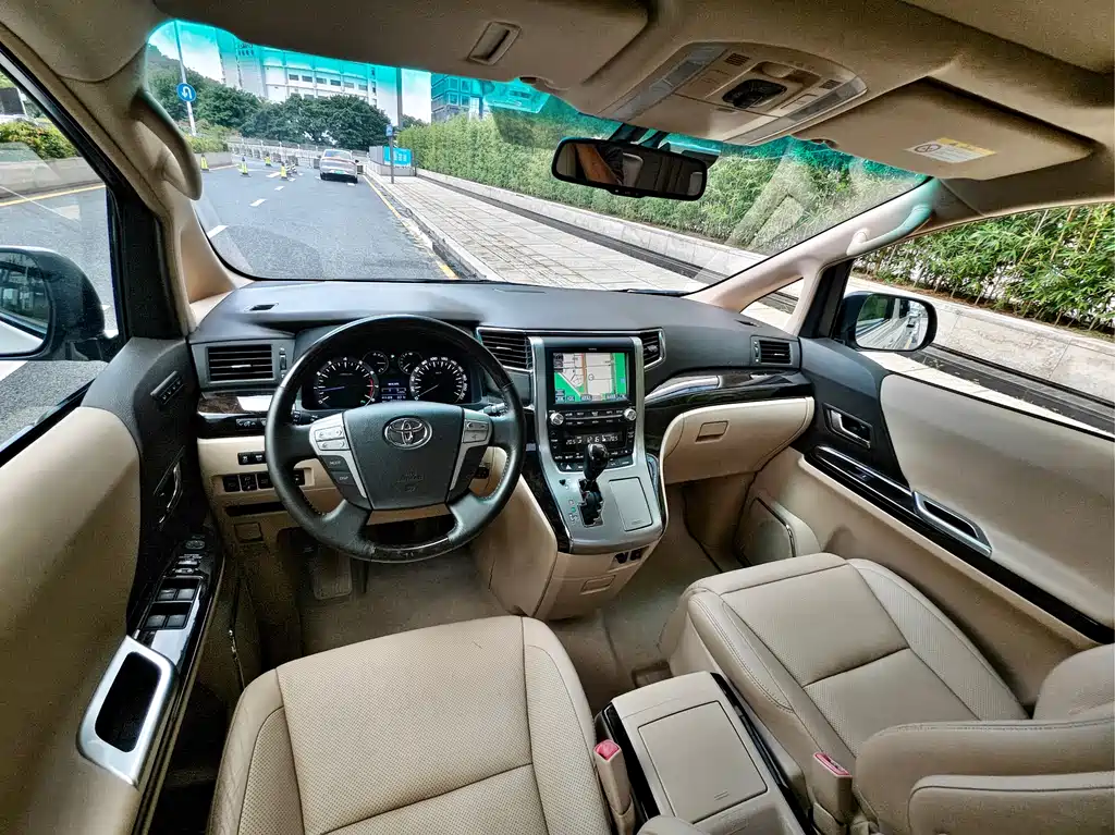 Toyota Alphard 2012 — фото 12