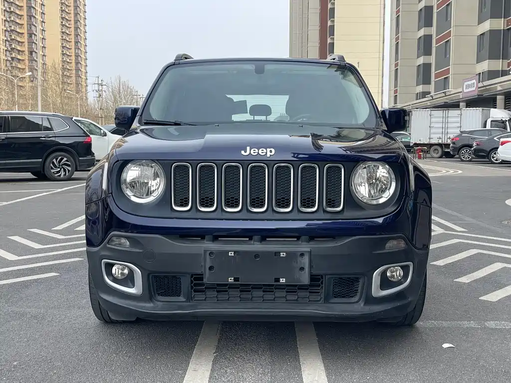 Jeep Renegade 2018 — фото 2