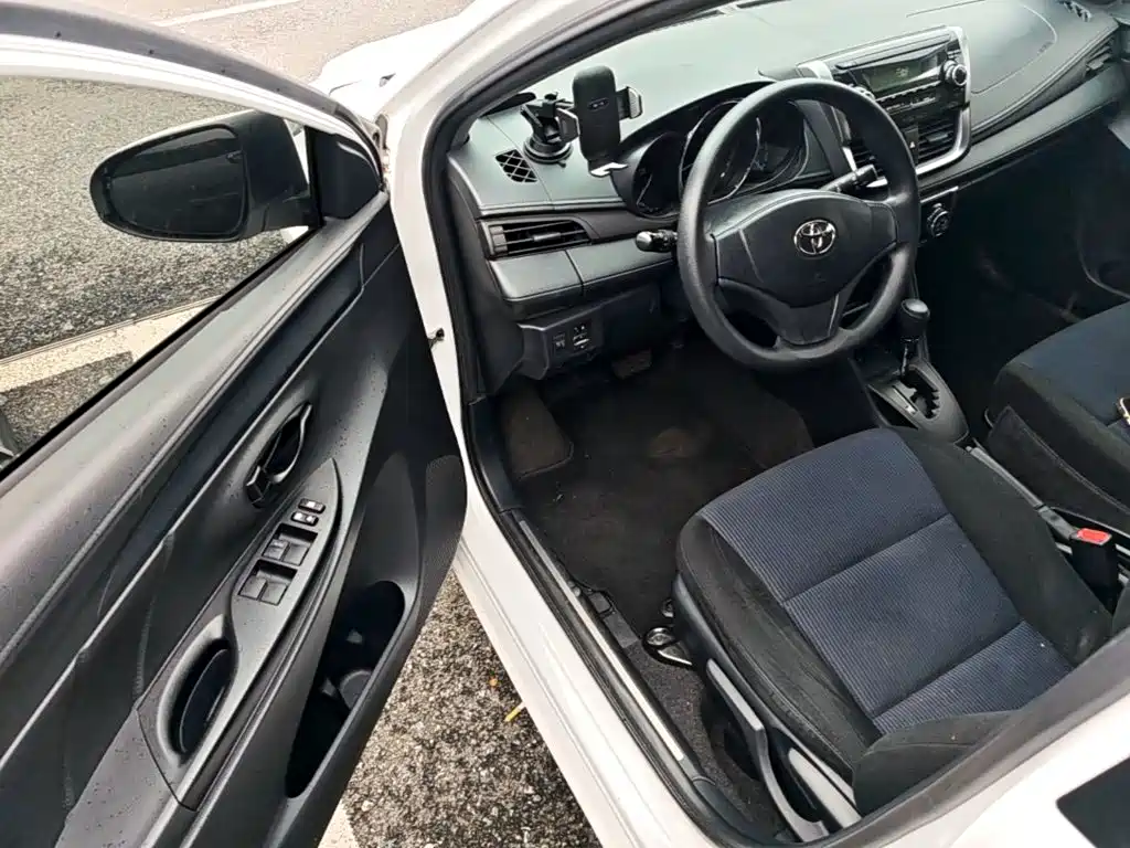 Toyota Yaris L 2018 — фото 23