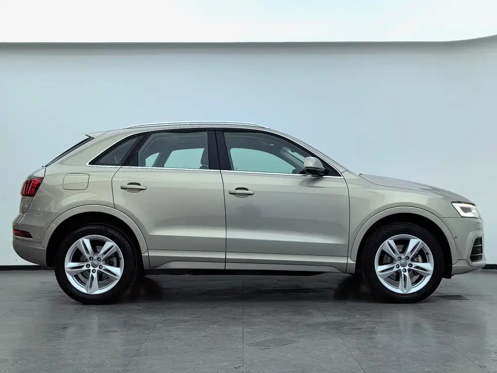 Audi Q3 2017 — фото 8