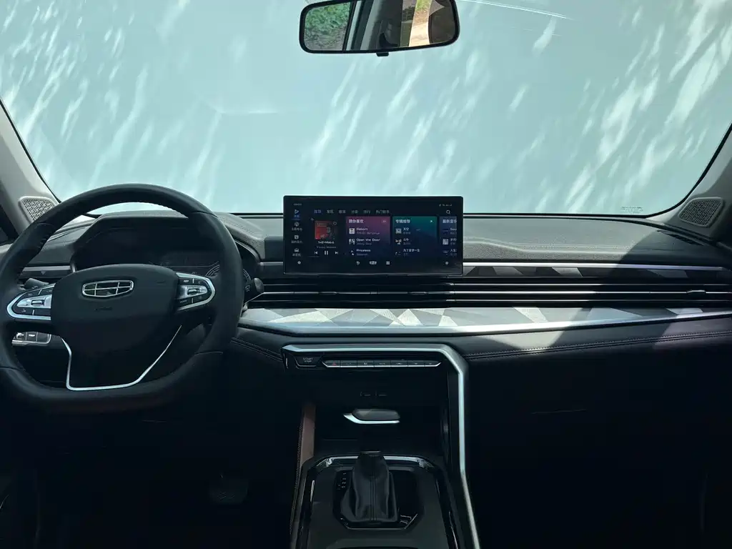 Geely Vision X6 2022