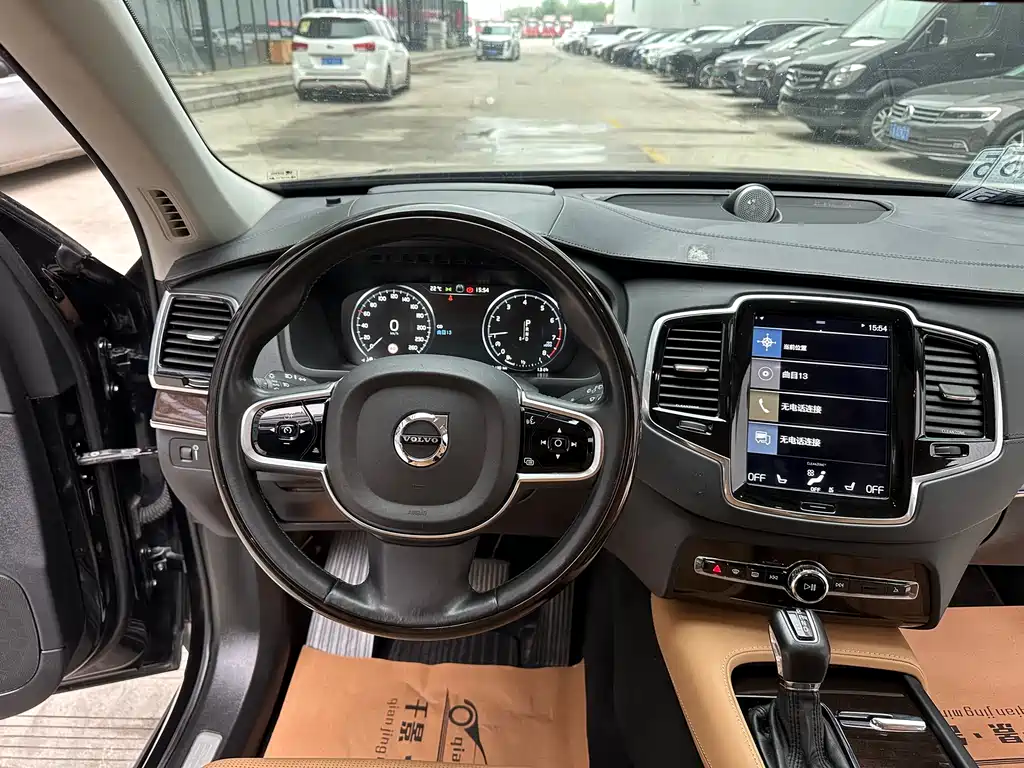 Volvo XC90 2015 — фото 12