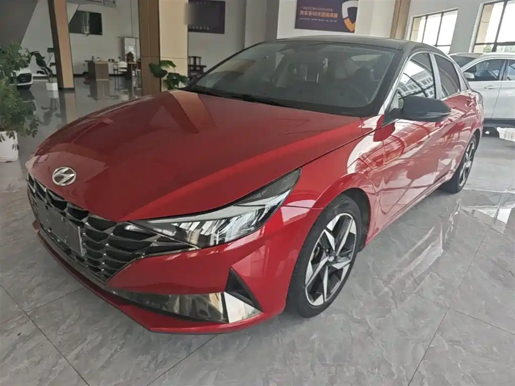 Hyundai Elantra 2021 — фото 1
