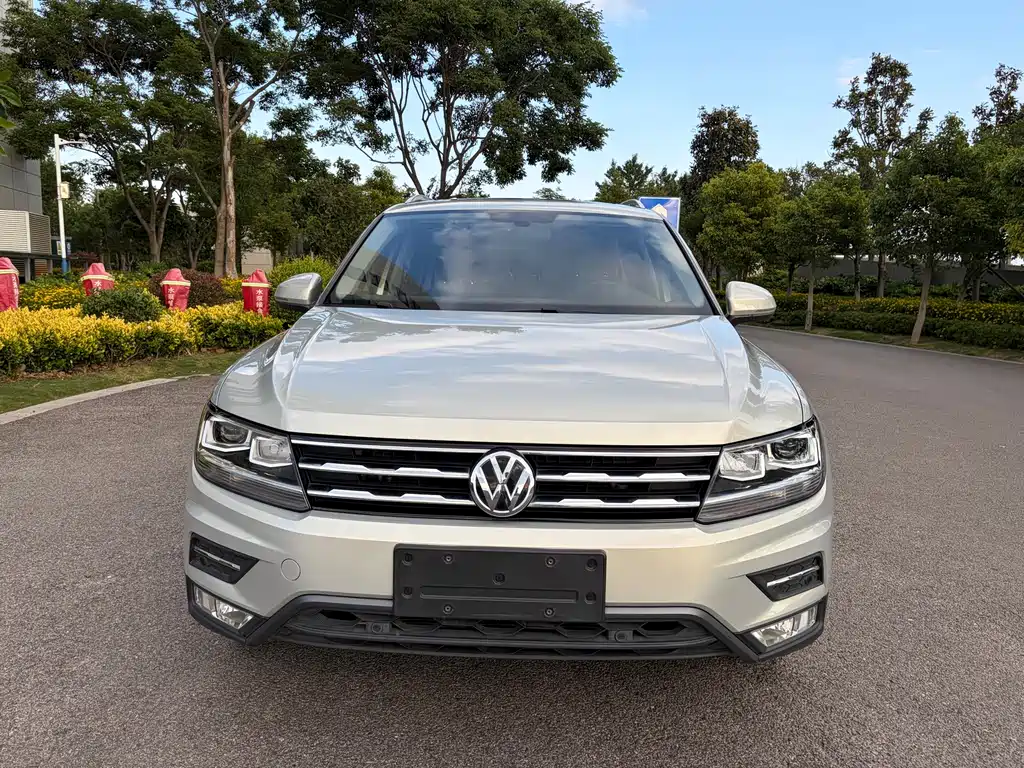 Volkswagen Tiguan L 2020 — фото 2
