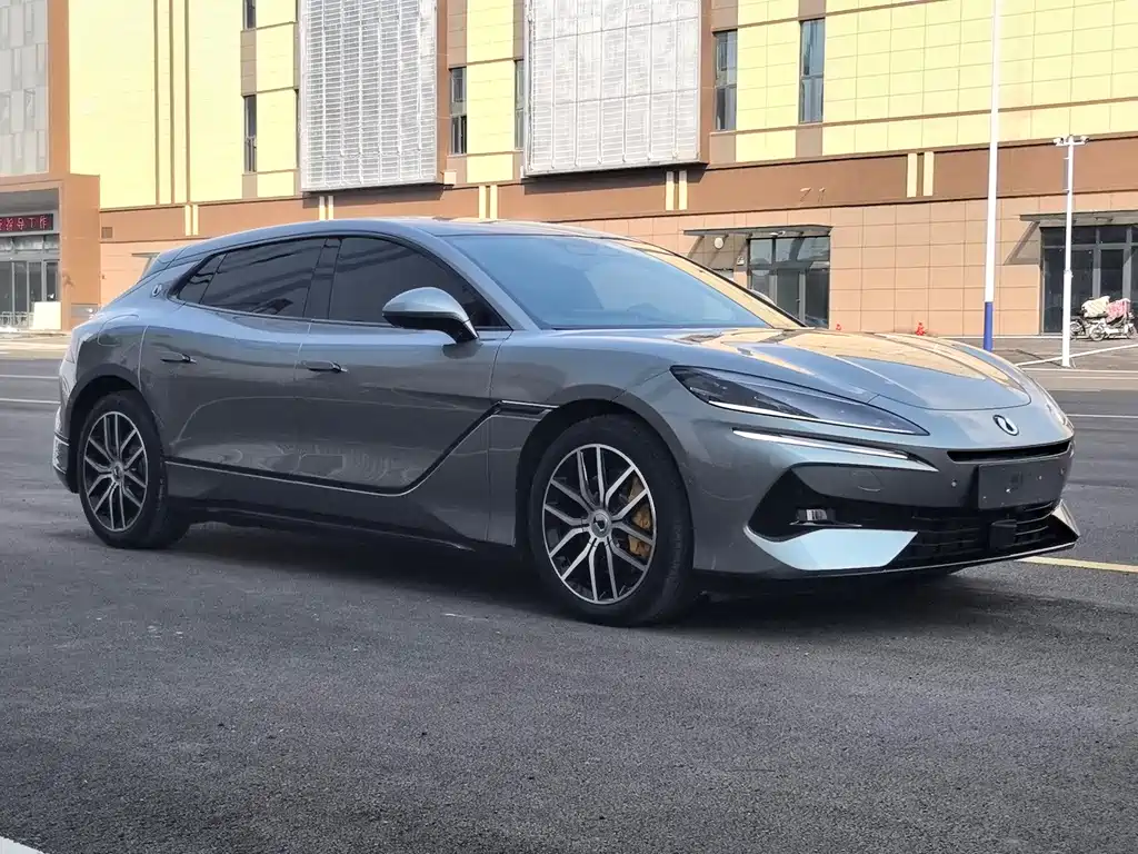 Denza Z9GT 2025