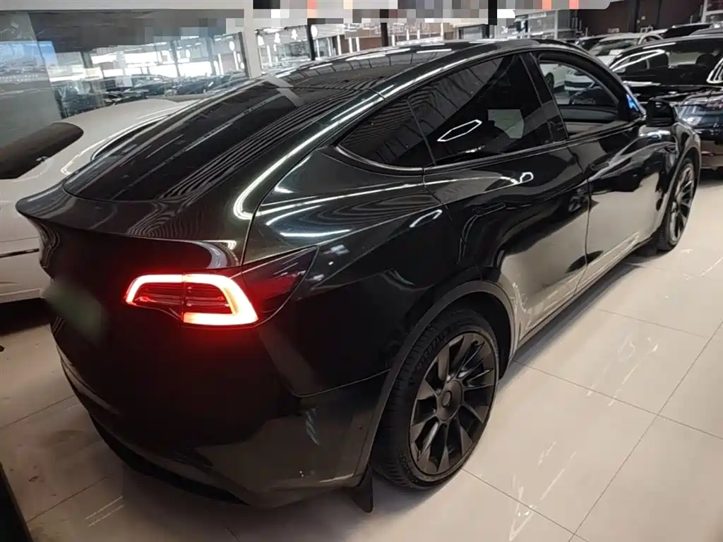 Tesla Model Y 2021 — фото 7