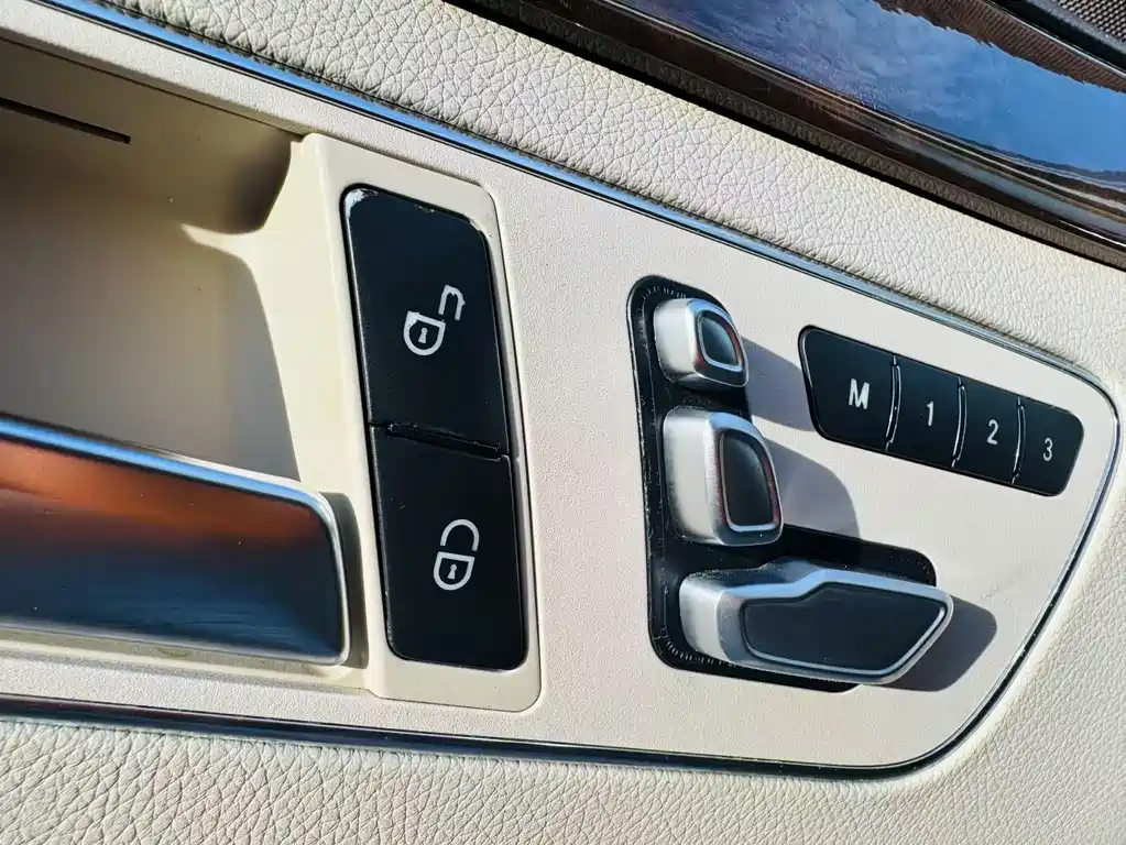 Mercedes-Benz E-Class 2014 — фото 16