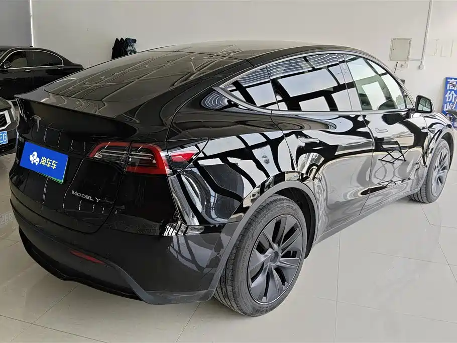 Tesla Model Y 2023 — фото 3