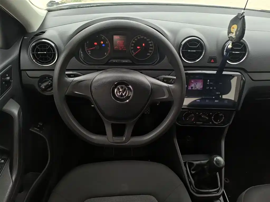 Volkswagen Jetta 2018 — фото 11