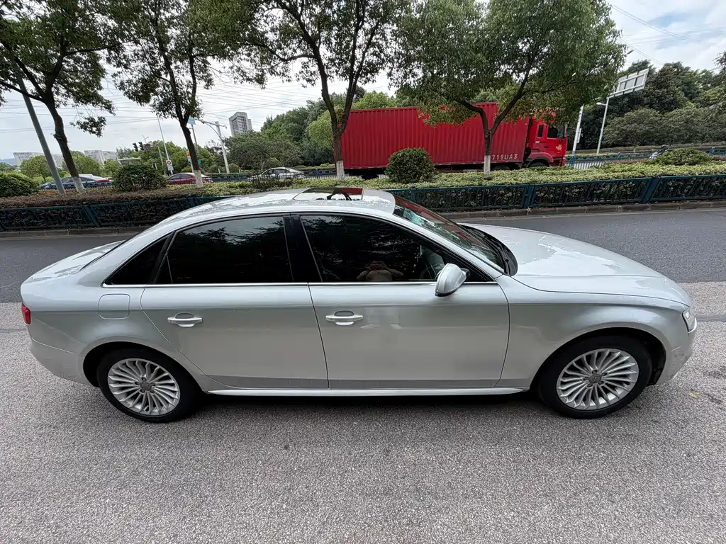 Audi A4L 2014