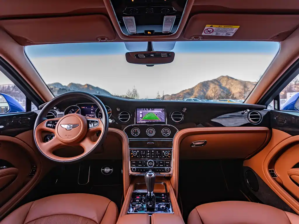 Bentley Mulsanne 2018 — фото 14