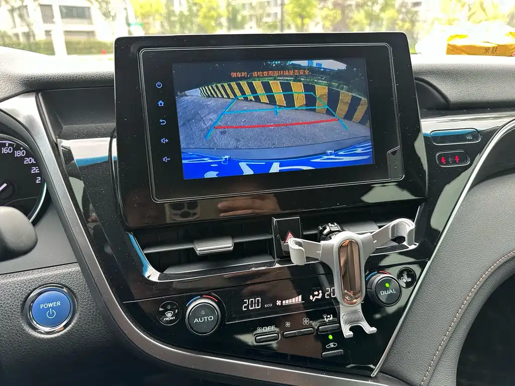 Toyota Camry 2021 — фото 15