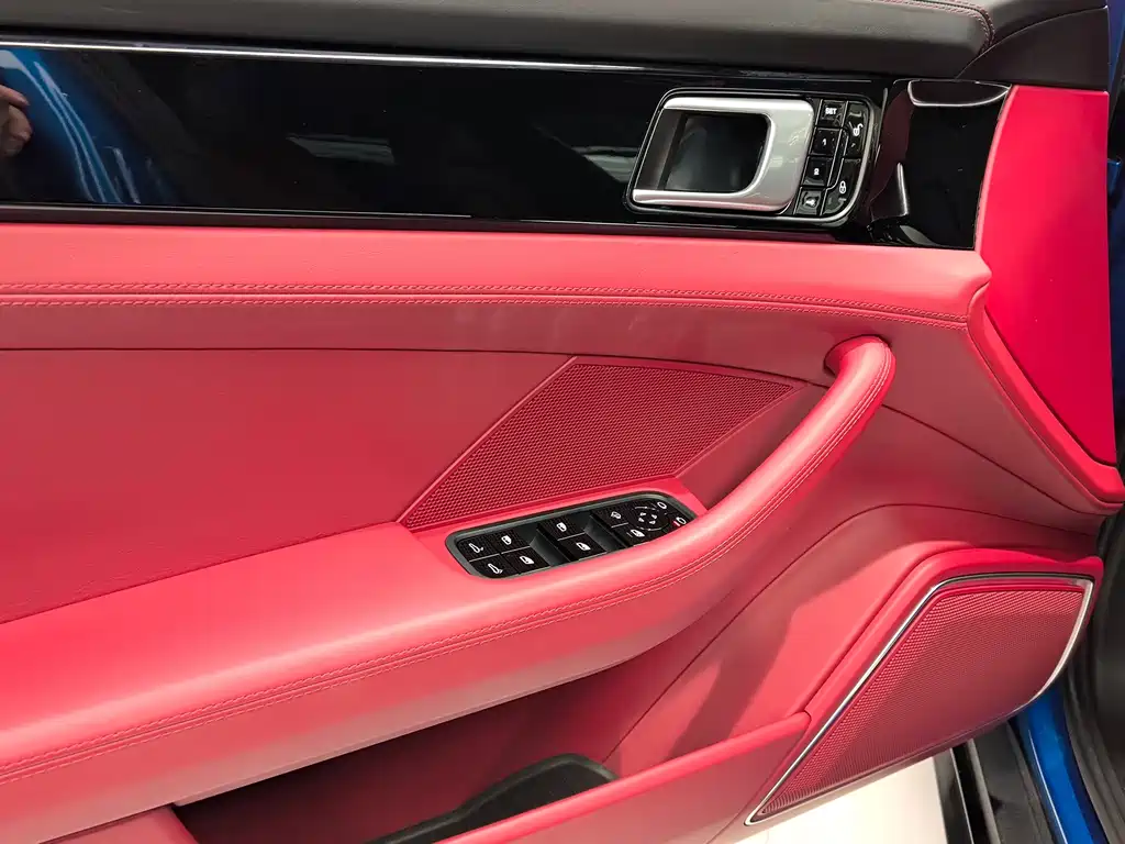 Porsche Panamera 2018 — фото 24