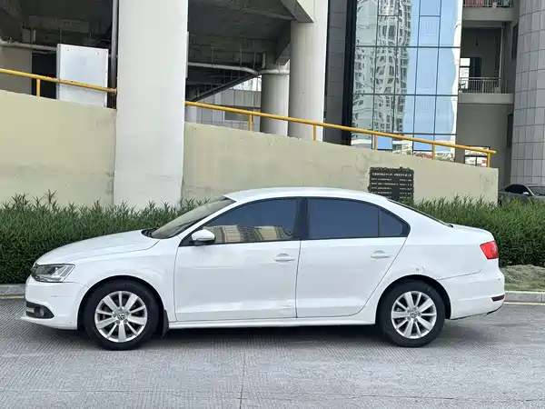 Volkswagen Sagitar 2014