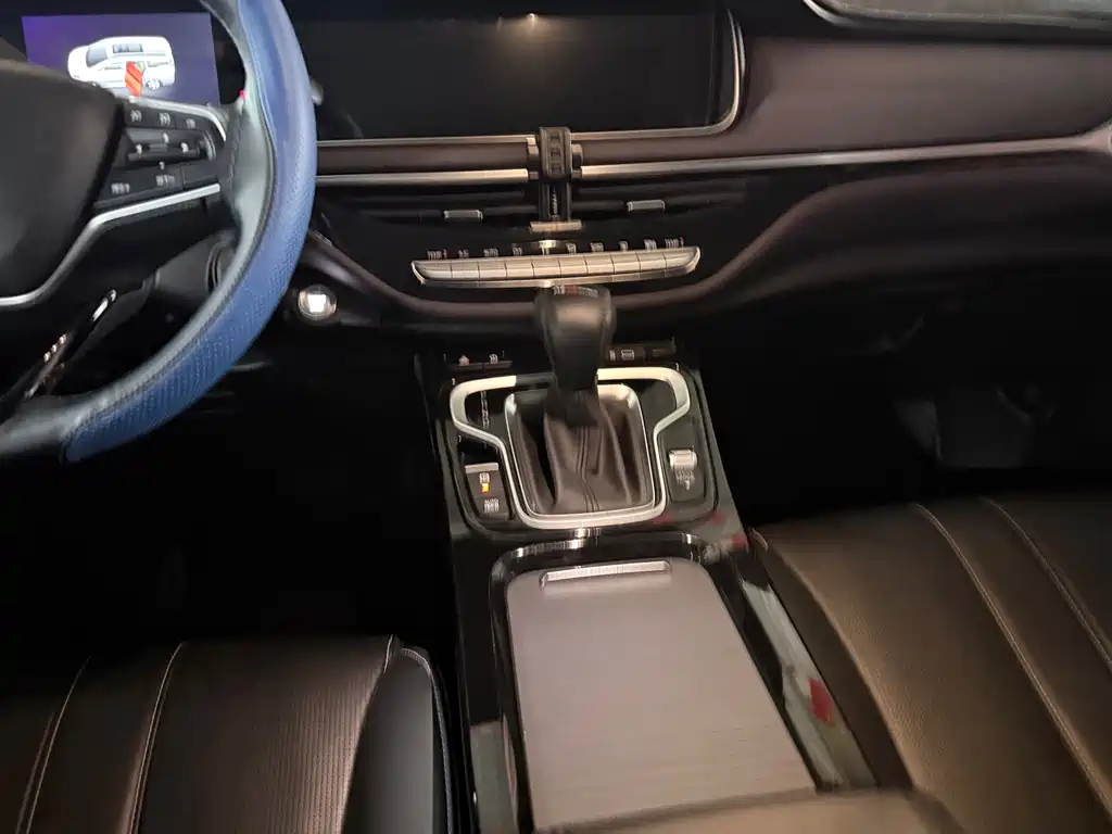 GAC Motor Trumpchi M6 2025 — фото 15