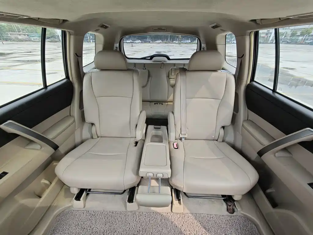 Toyota Highlander 2010 — фото 16