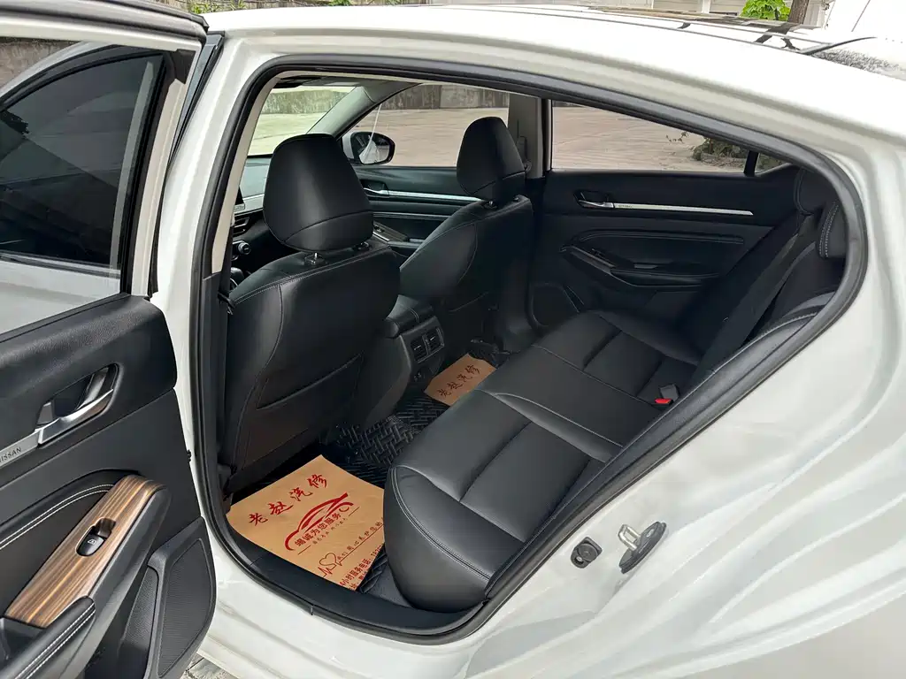 Nissan Teana 2026