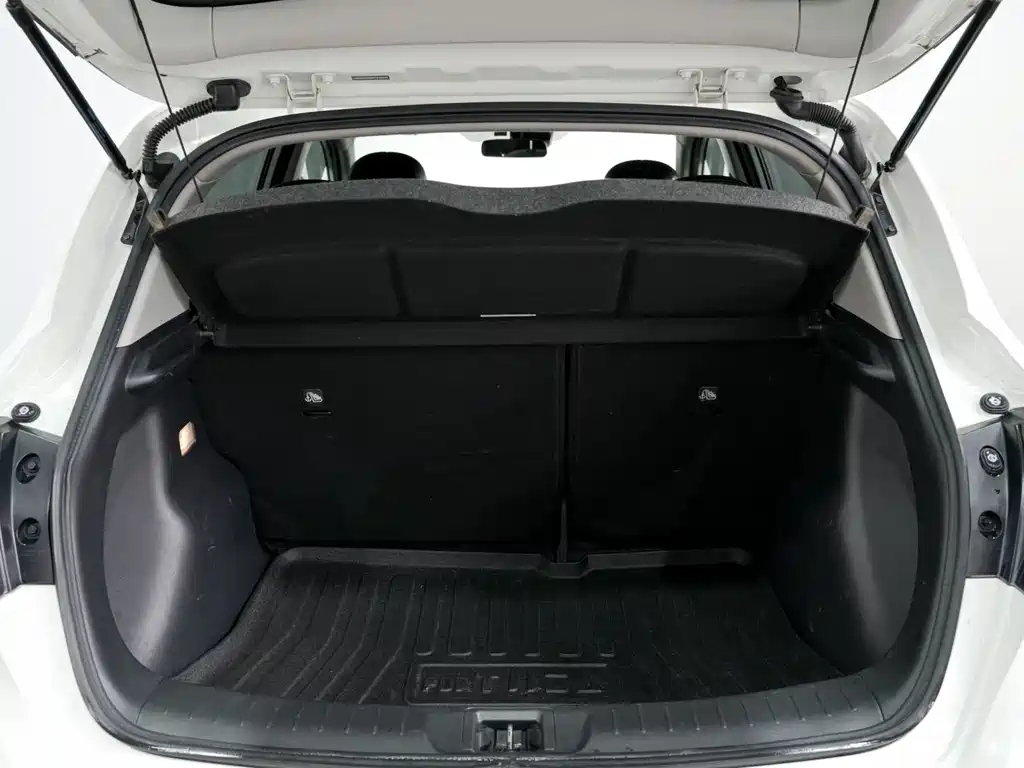 Nissan Tiida 2019 — фото 17
