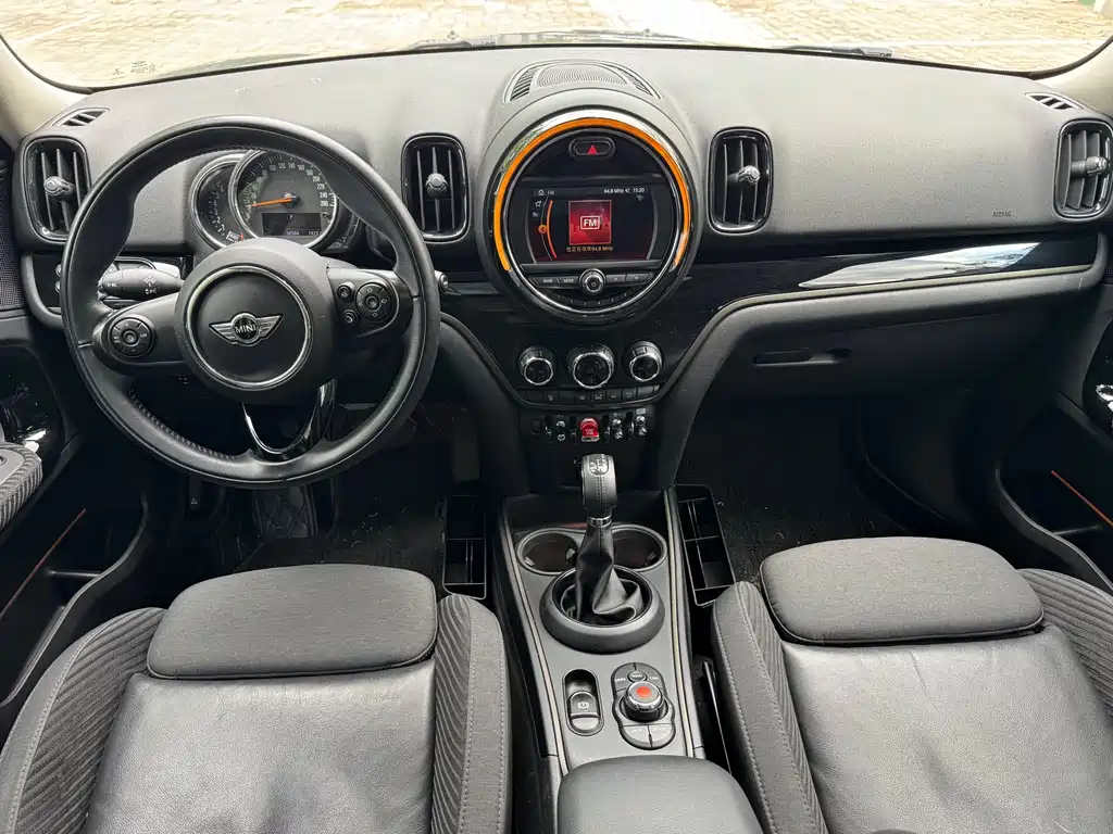 MINI Countryman 2018 — фото 10