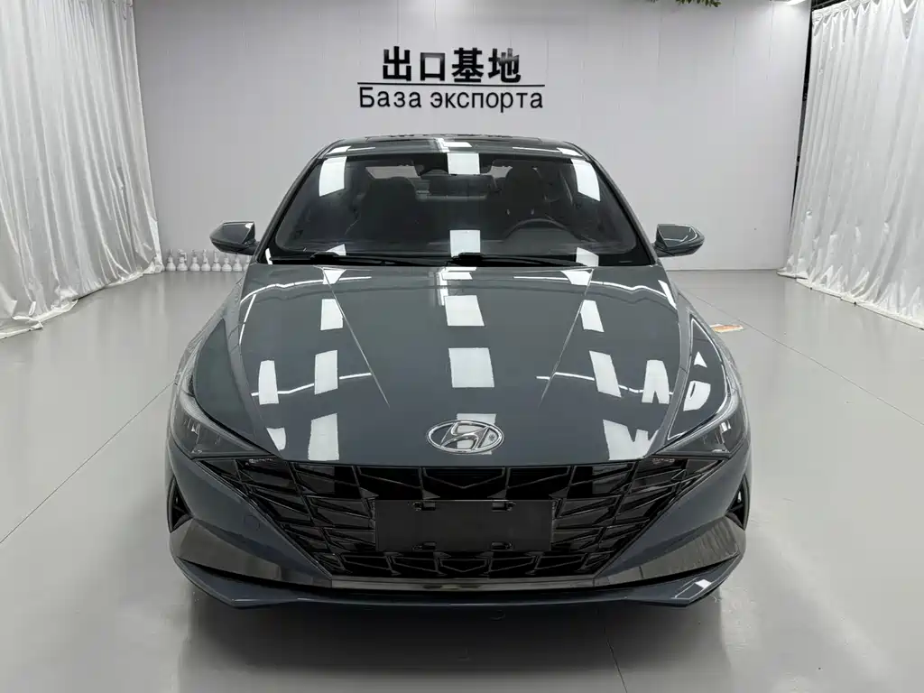 Hyundai Elantra 2022