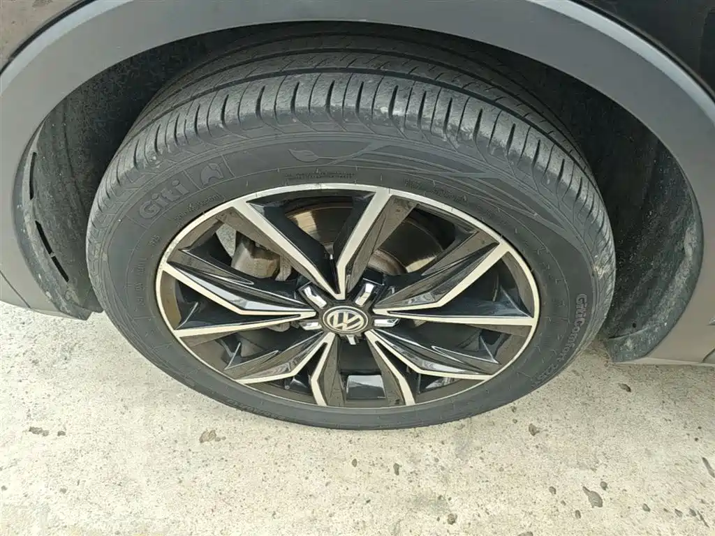 Volkswagen Tiguan L 2020 — фото 23