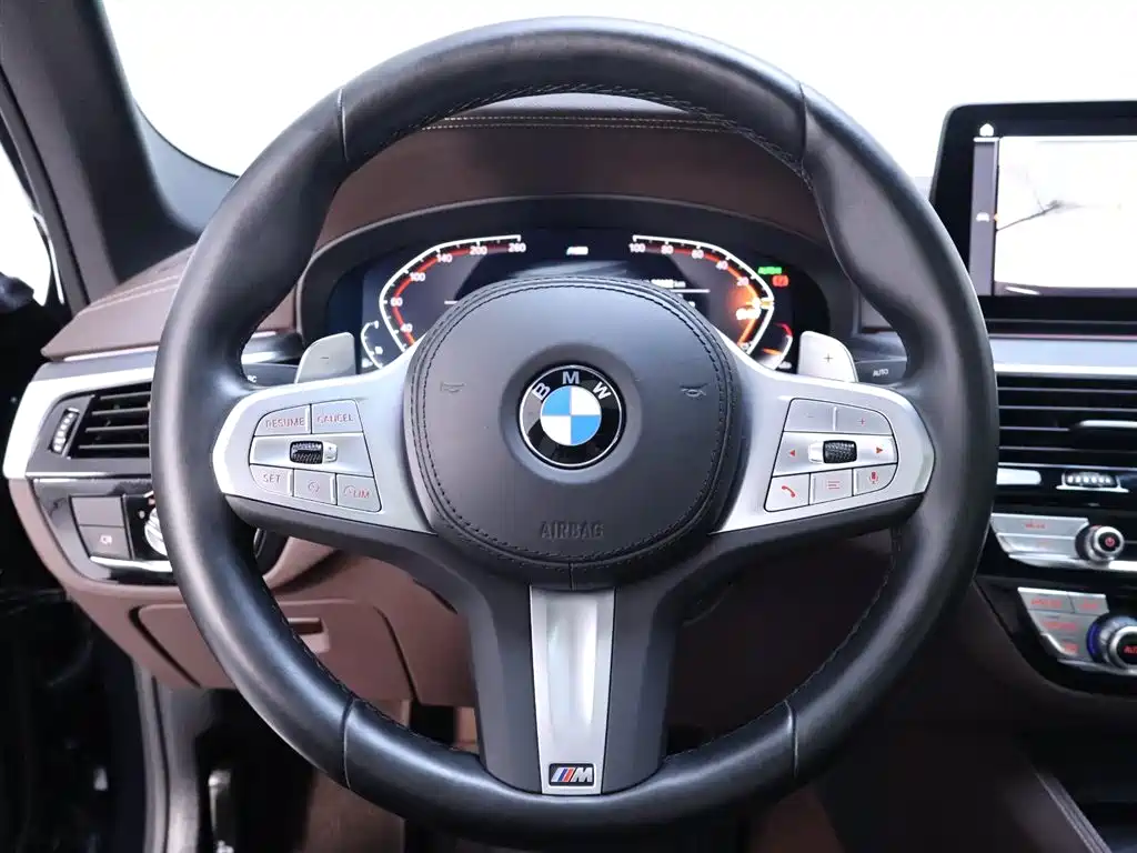 BMW 5 Series 2024 — фото 16
