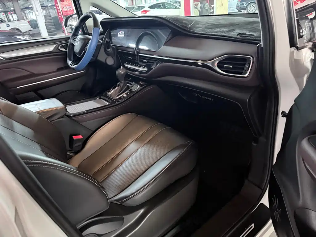 GAC Motor Trumpchi M6 2025 — фото 20