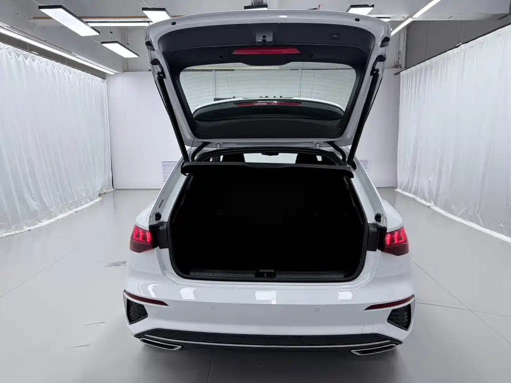 Audi A3 2023 — фото 19
