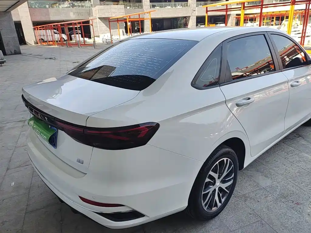 Geely Emgrand 2023 — фото 7