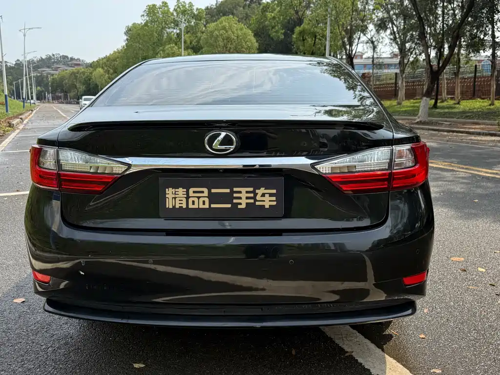 Lexus ES 2018 — фото 4