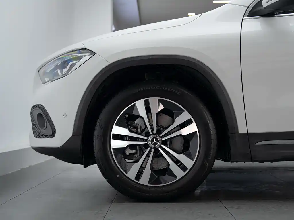 Mercedes-Benz GLA 2023 — фото 9