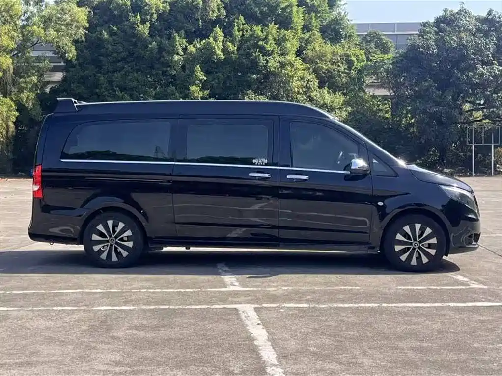 Mercedes-Benz Vito 2022 — фото 19