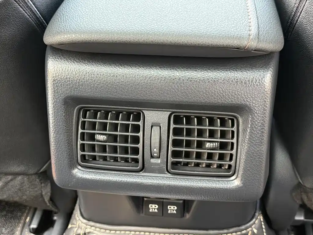 Toyota Camry 2020 — фото 16