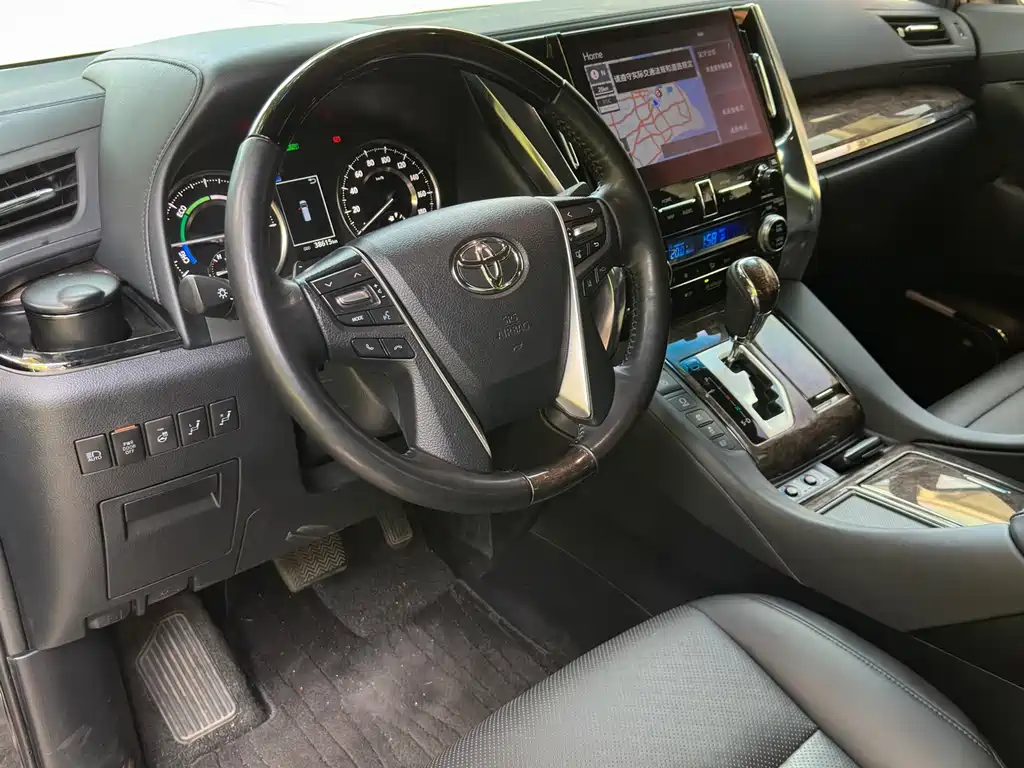 Toyota Alphard 2023 — фото 9