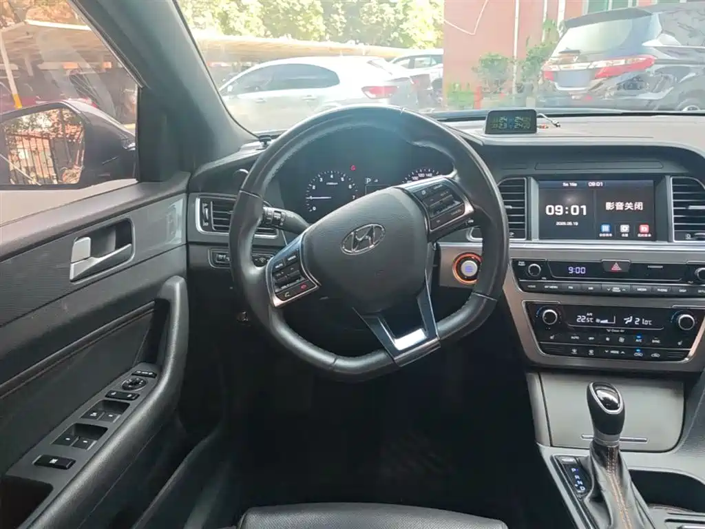 Hyundai Sonata 2017 — фото 11