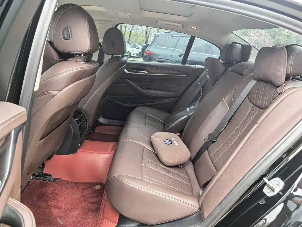 BMW 5 Series New Energy 2023 — фото 14