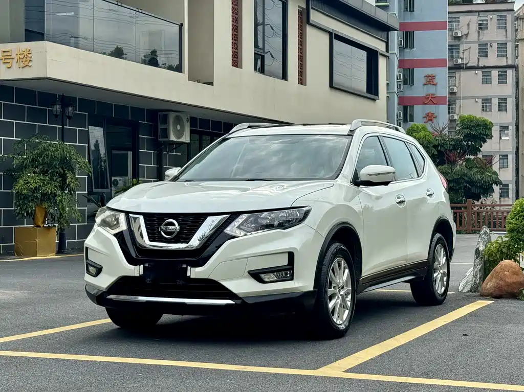 Nissan X-Trail 2018 — фото 1