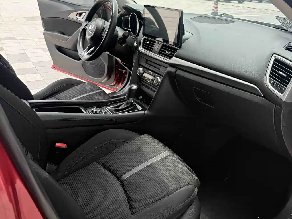 Mazda 3 Angkesela 2017 — фото 11