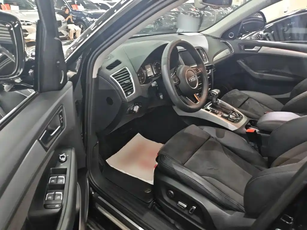 Audi Q5 2017 — фото 16