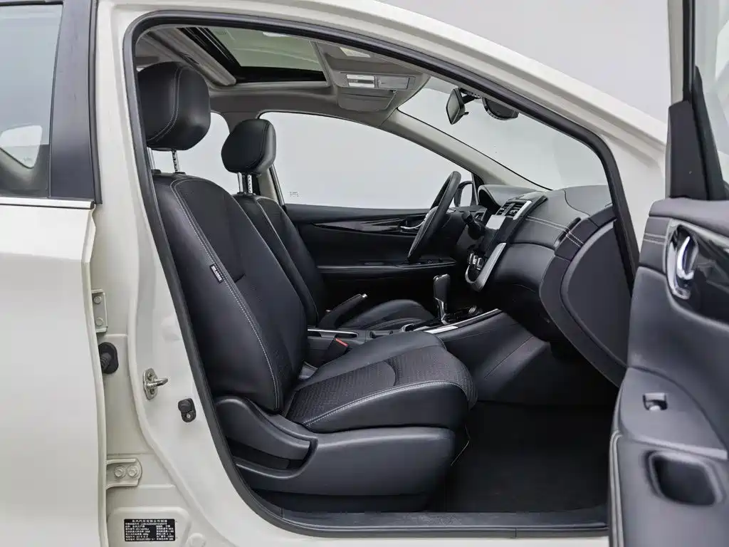 Nissan Tiida 2017 — фото 23