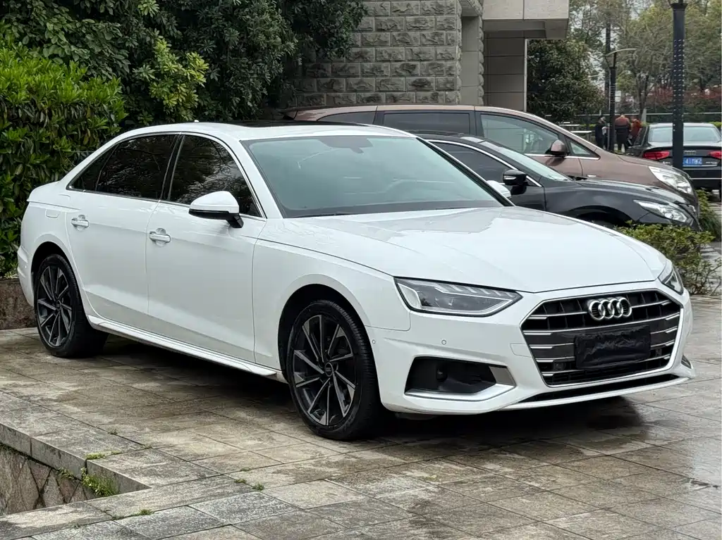 Audi A4L 2022 — фото 3