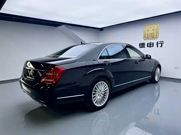 Mercedes-Benz S-Class 2012