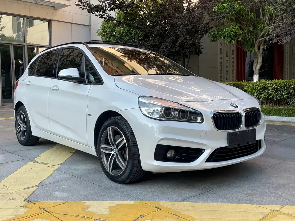 BMW 2 Series Active Tourer 2018 — фото 2
