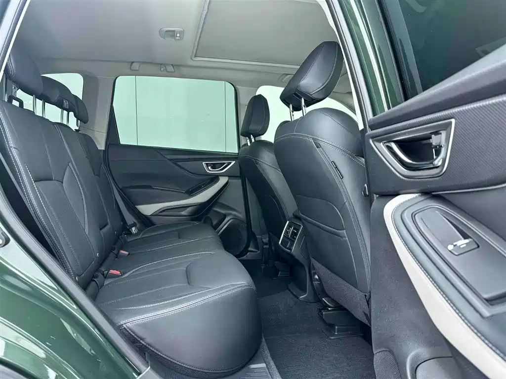 Subaru Forester 2022 — фото 21